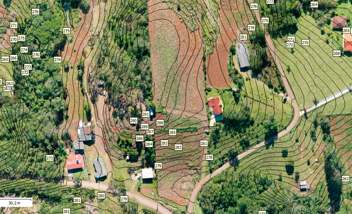 Curvas de Nível geradas no Mapeamento com Drone